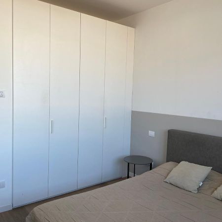 Confortevole Bilocale In Largo Marinai D'Italia Milano Eksteriør billede